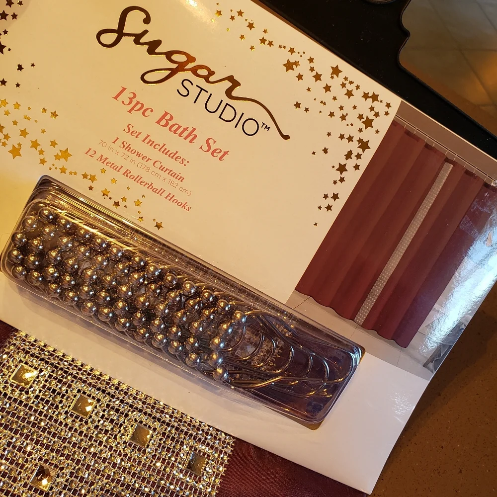 Wine Showrer Curtain With Clear Sets